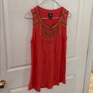 Sleeveless top (Rayon) w/embroidery detailed
